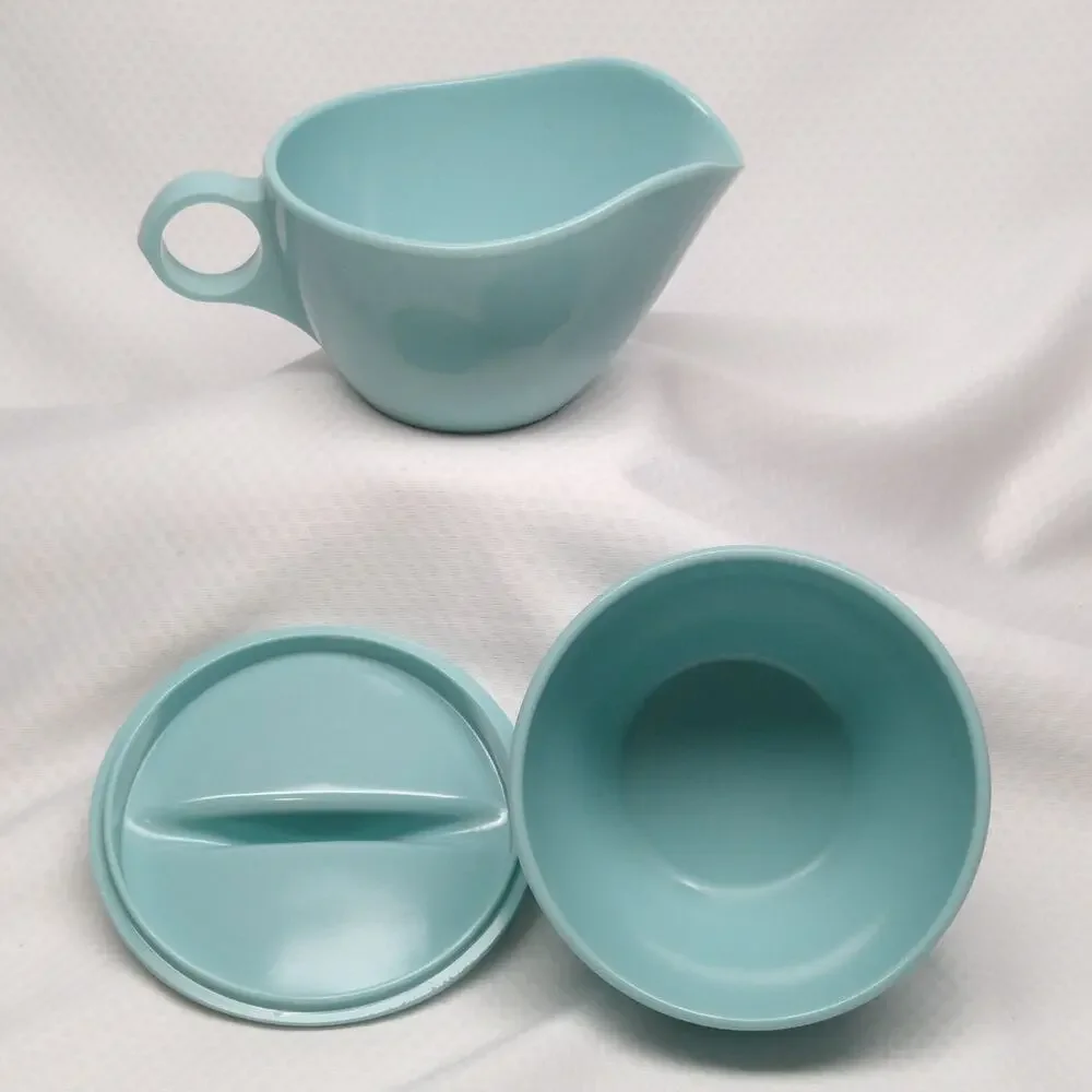 Vintage Royalon Melmac Light Blue Creamer & Sugar Bowl with Lid Set 411-1 414-1